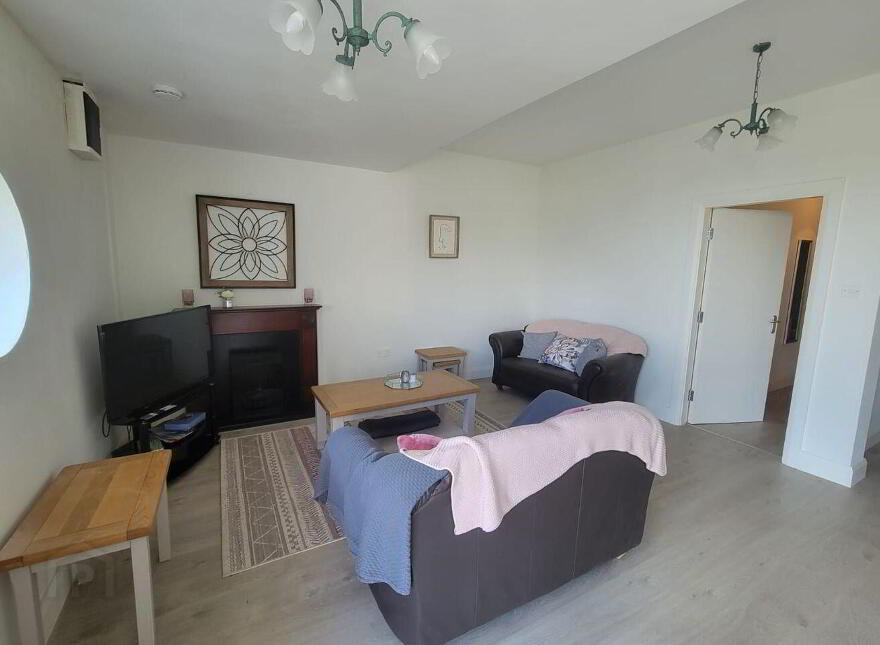 409 Kilkee Bay Apartments, Kilrush Road, Kilkee, V15P036