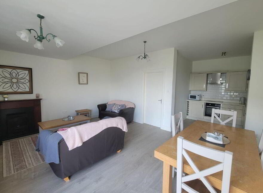 409 Kilkee Bay Apartments, Kilrush Road, Kilkee, V15P036