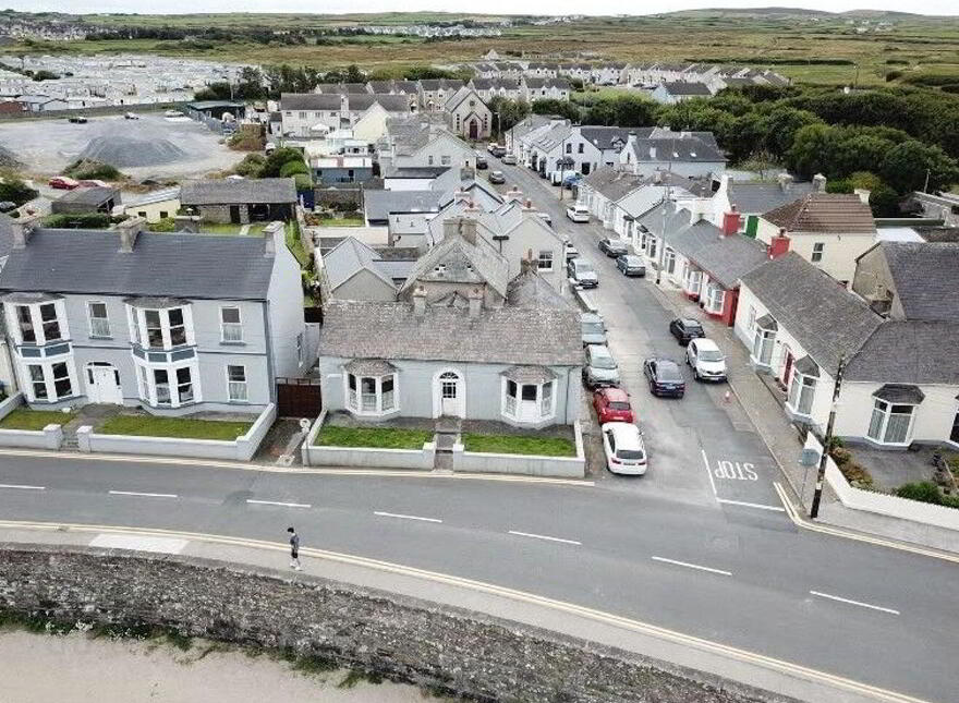 11 Marine Parade, Kilkee, V15AE19 photo