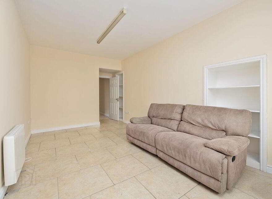 Main Street, Rathangan, R51A436