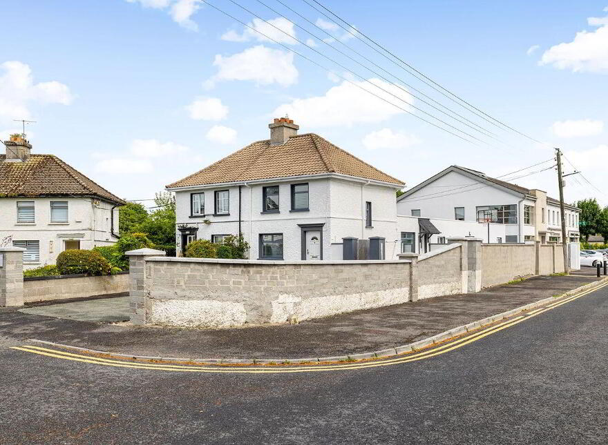 925 Moorefield Crescent, Newbridge, W12TC04