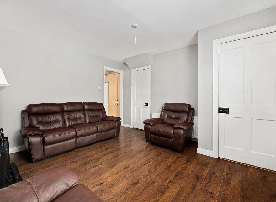 925 Moorefield Crescent, Newbridge, W12TC04