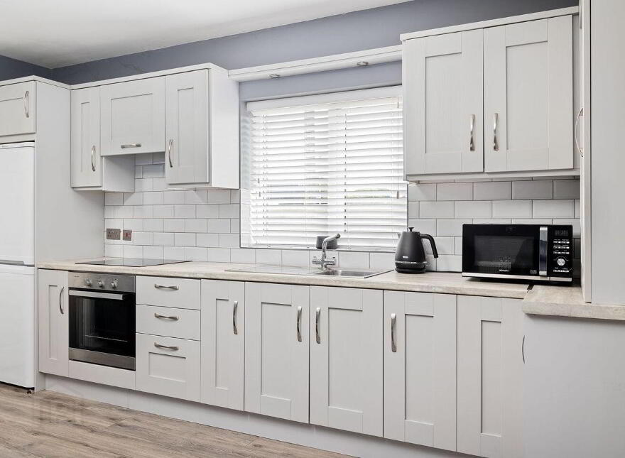 925 Moorefield Crescent, Newbridge, W12TC04