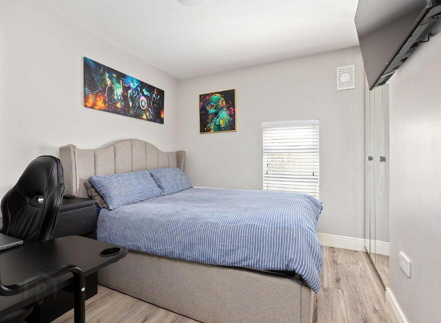 925 Moorefield Crescent, Newbridge, W12TC04
