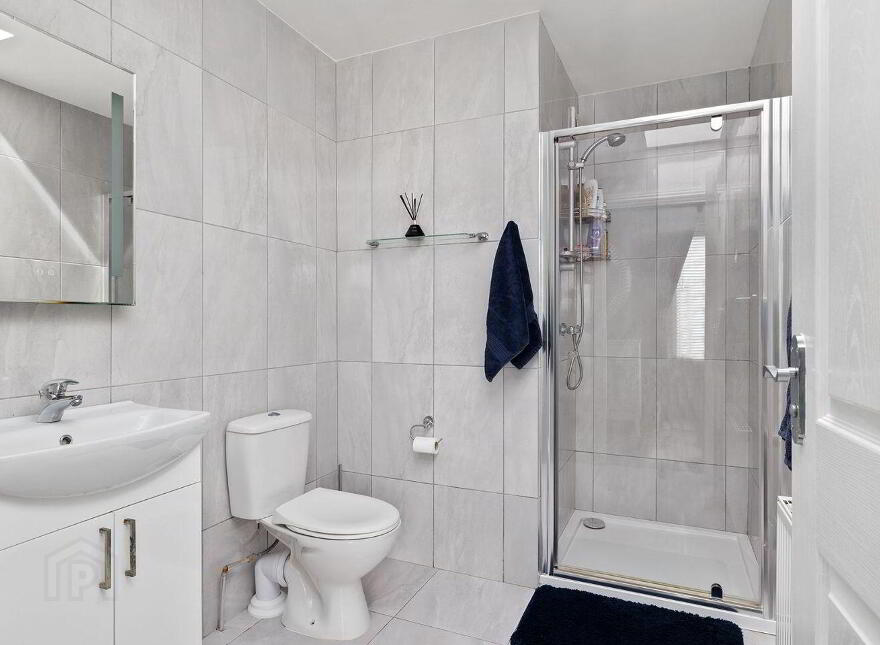 925 Moorefield Crescent, Newbridge, W12TC04