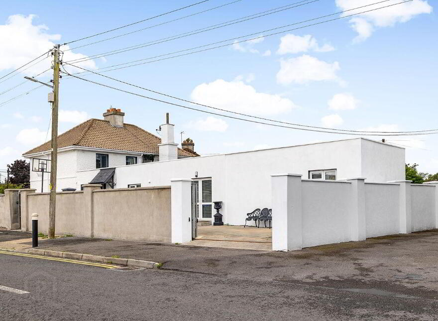 925 Moorefield Crescent, Newbridge, W12TC04