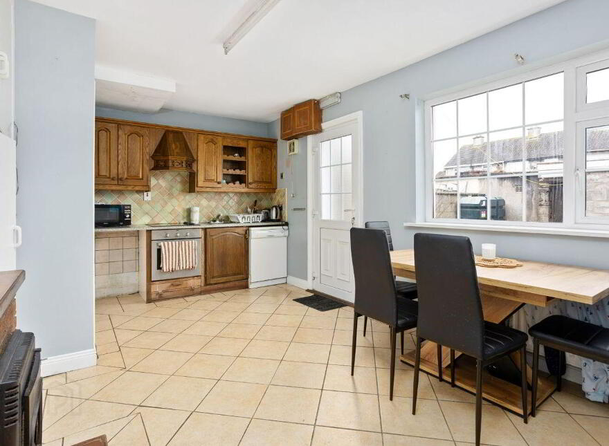 2205 Highfield Estate, Newbridge, W12EF40