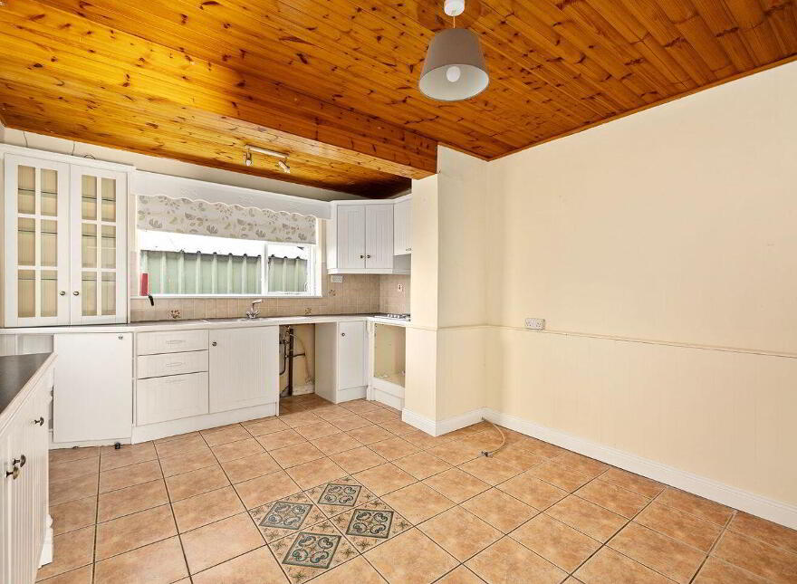 2052 Tullyville, Maddenstown, The Curragh, R56H273