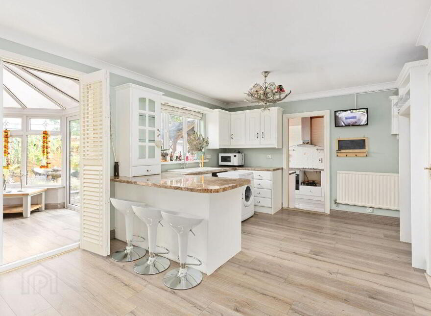 8 Moorefield Park, Newbridge, W12A389