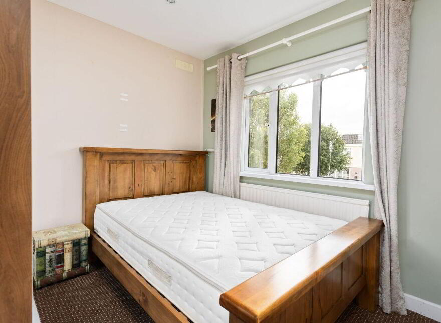 8 Moorefield Park, Newbridge, W12A389
