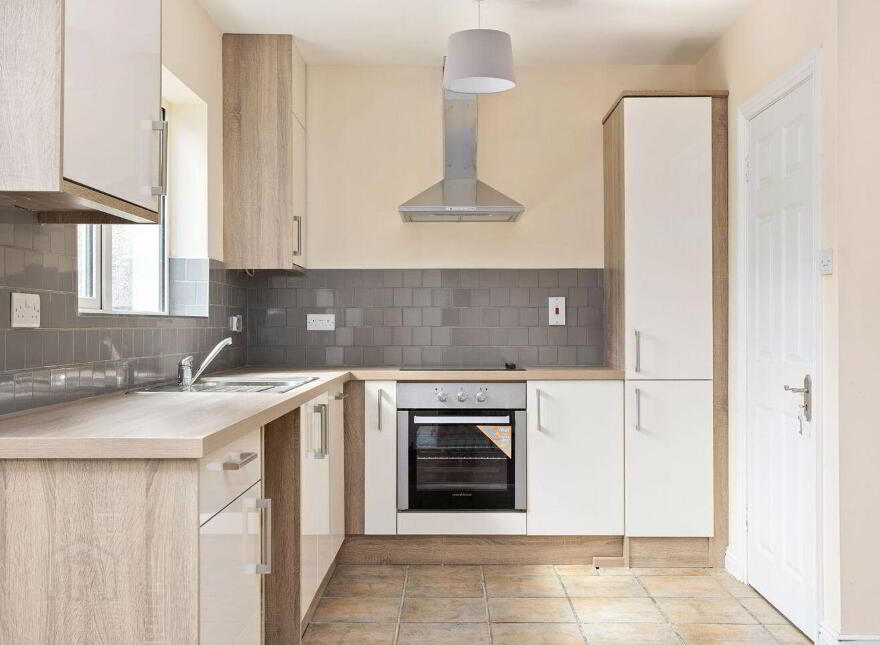 16 Beechmount, Newbridge, W12AE61