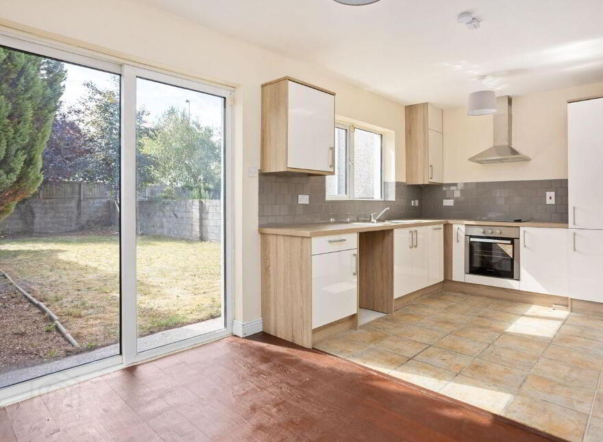 16 Beechmount, Newbridge, W12AE61