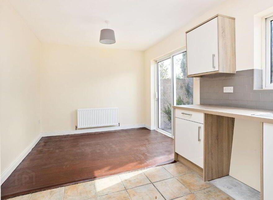16 Beechmount, Newbridge, W12AE61