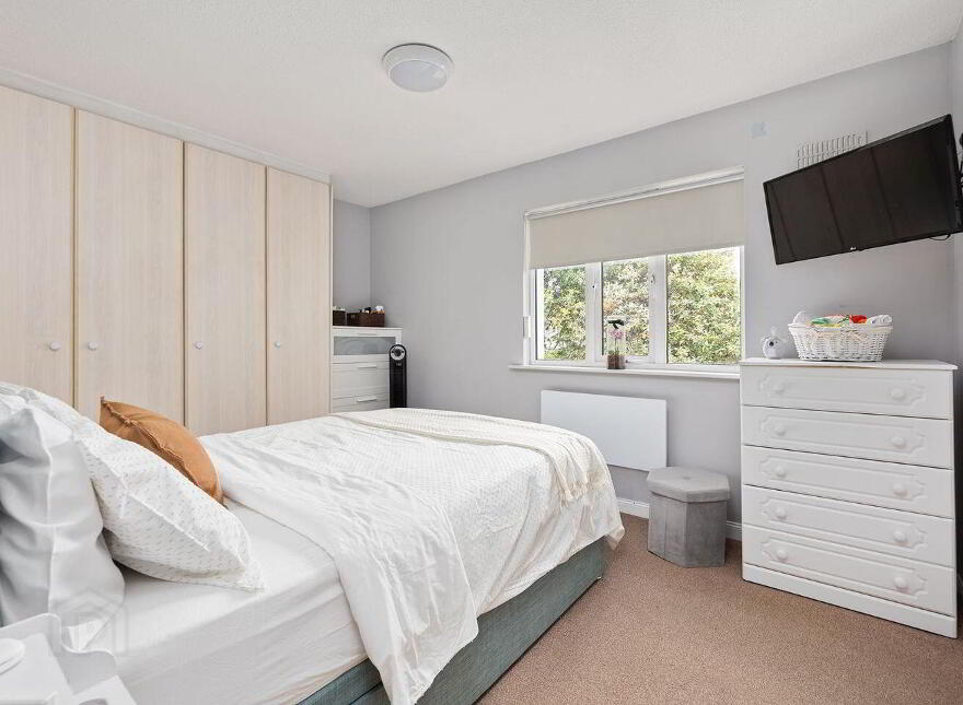 Apartment 3E Roseville Court, Henry Road, Newbridge, W12E821