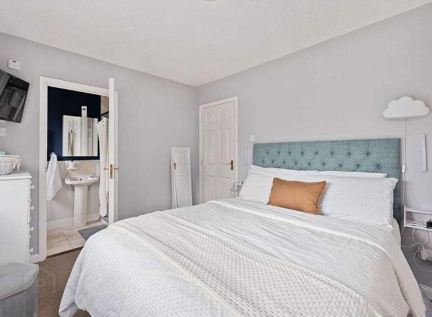 Apartment 3E Roseville Court, Henry Road, Newbridge, W12E821