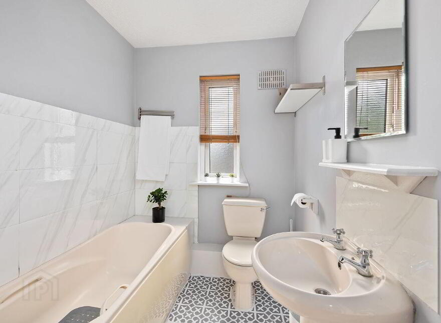 Apartment 3E Roseville Court, Henry Road, Newbridge, W12E821