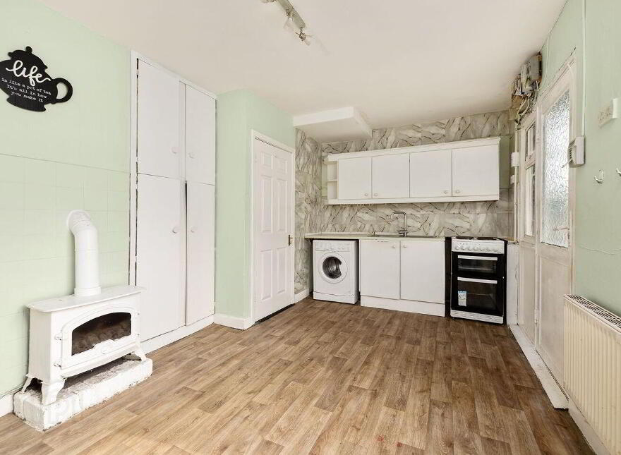 2110 Highfield Estate, Newbridge, W12P862