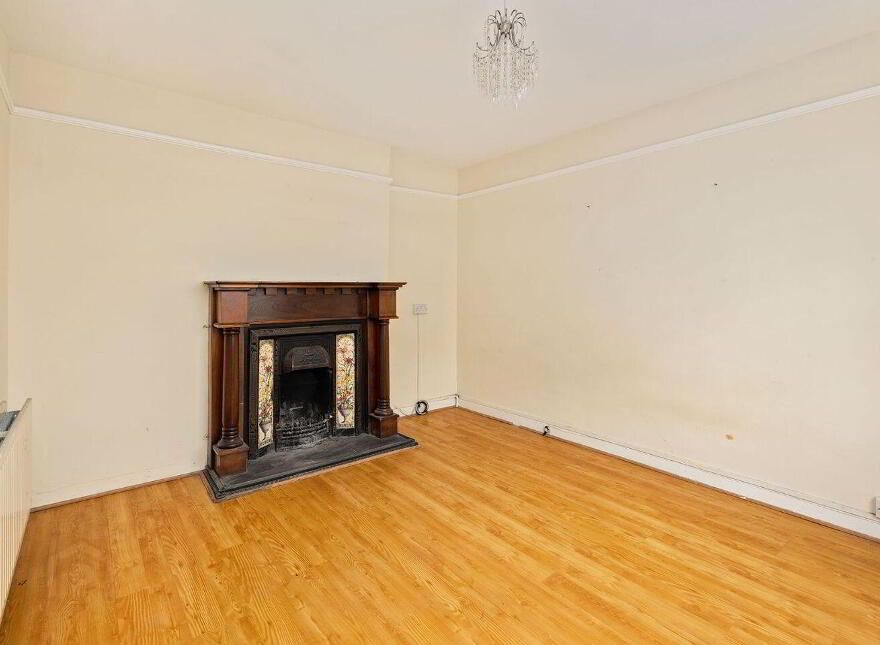 2110 Highfield Estate, Newbridge, W12P862