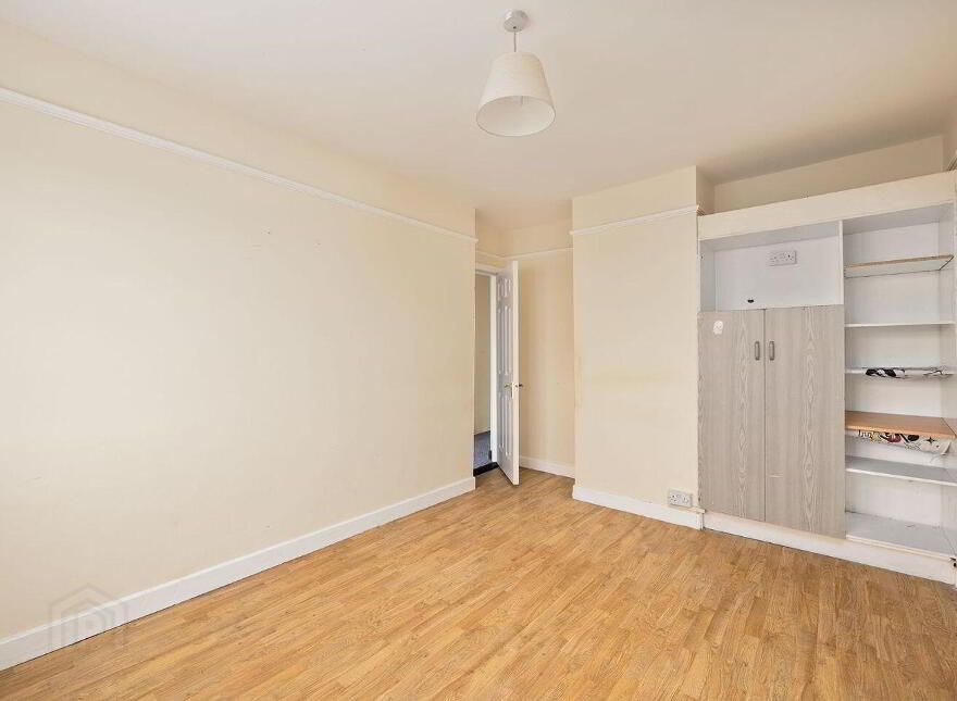 2110 Highfield Estate, Newbridge, W12P862