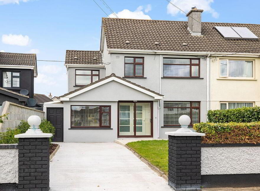 65 College Park, Newbridge, W12PR88 photo