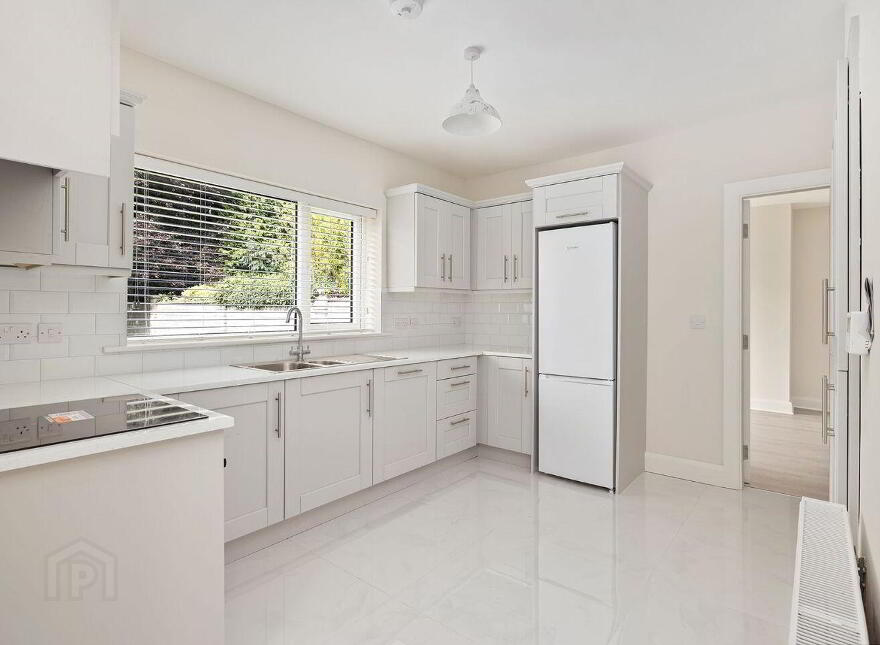 65 College Park, Newbridge, W12PR88