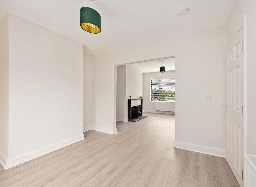 65 College Park, Newbridge, W12PR88