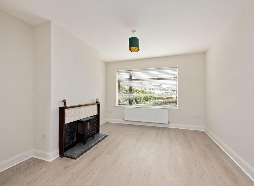 65 College Park, Newbridge, W12PR88