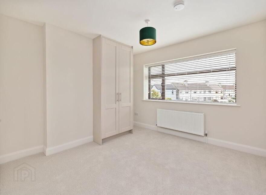 65 College Park, Newbridge, W12PR88