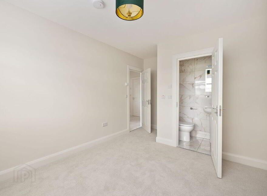 65 College Park, Newbridge, W12PR88