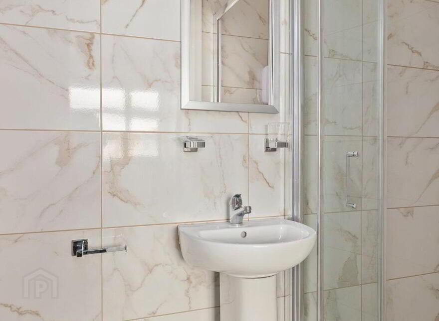 65 College Park, Newbridge, W12PR88