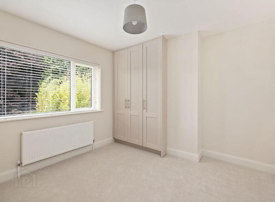 65 College Park, Newbridge, W12PR88
