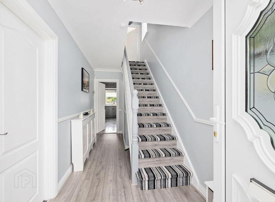 2 The Crescent, College Farm, Newbridge, W12N220