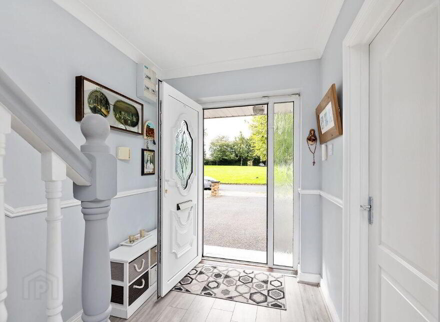 2 The Crescent, College Farm, Newbridge, W12N220