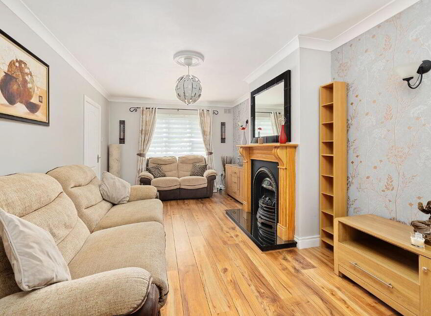 2 The Crescent, College Farm, Newbridge, W12N220