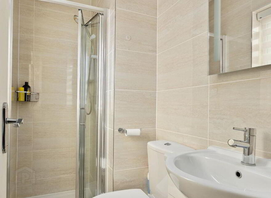 2 The Crescent, College Farm, Newbridge, W12N220