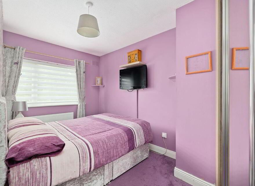 2 The Crescent, College Farm, Newbridge, W12N220