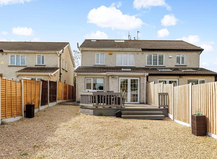 2 The Crescent, College Farm, Newbridge, W12N220