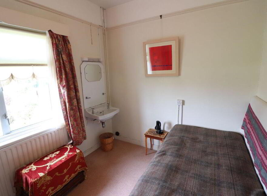 Tyone, Ennis Road, North Circular Road, V942H75