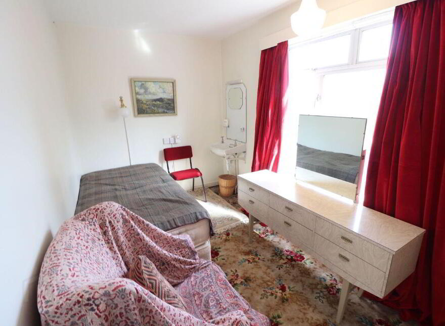 Tyone, Ennis Road, North Circular Road, V942H75