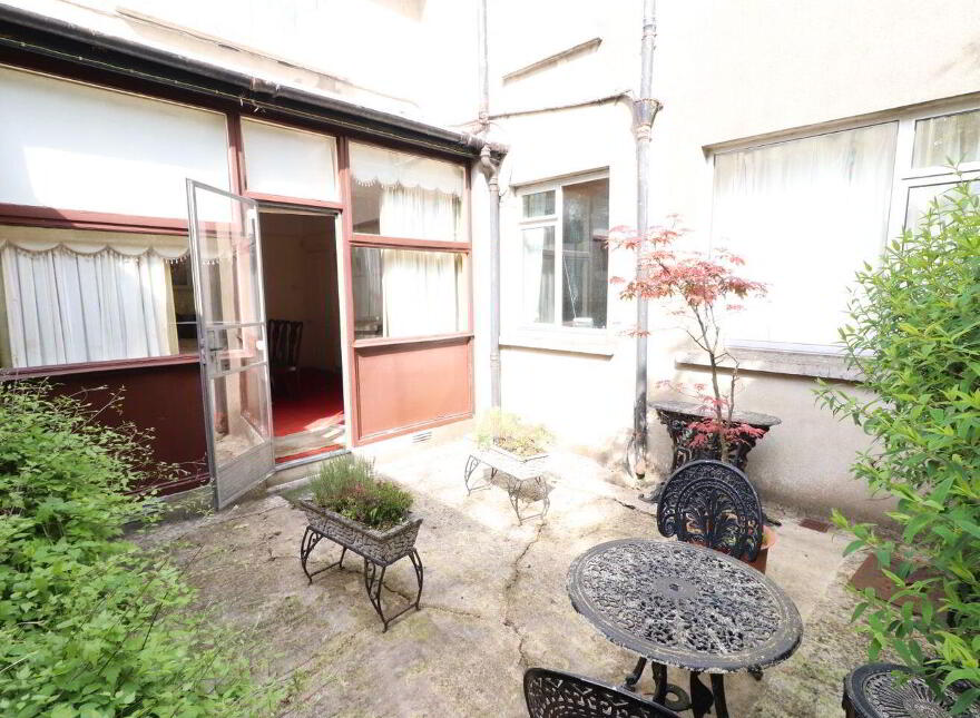 Tyone, Ennis Road, North Circular Road, V942H75