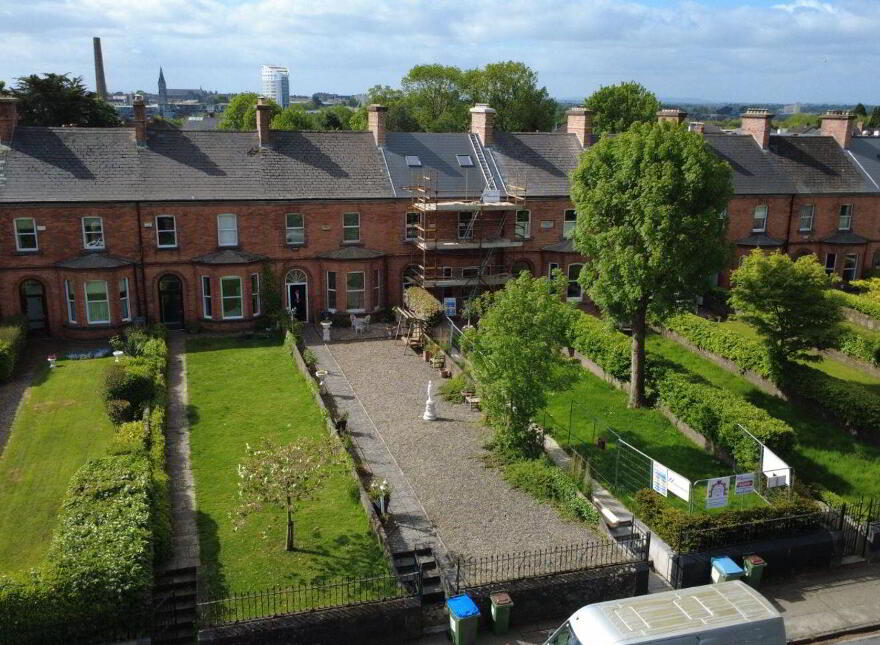 5 Lansdowne Terrace, Ennis Road, North Circular Road, V945D76