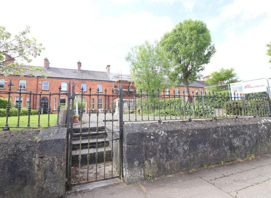 5 Lansdowne Terrace, Ennis Road, North Circular Road, V945D76
