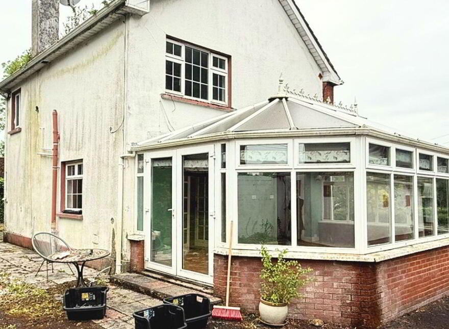Whitehall, Parteen, V94X32N