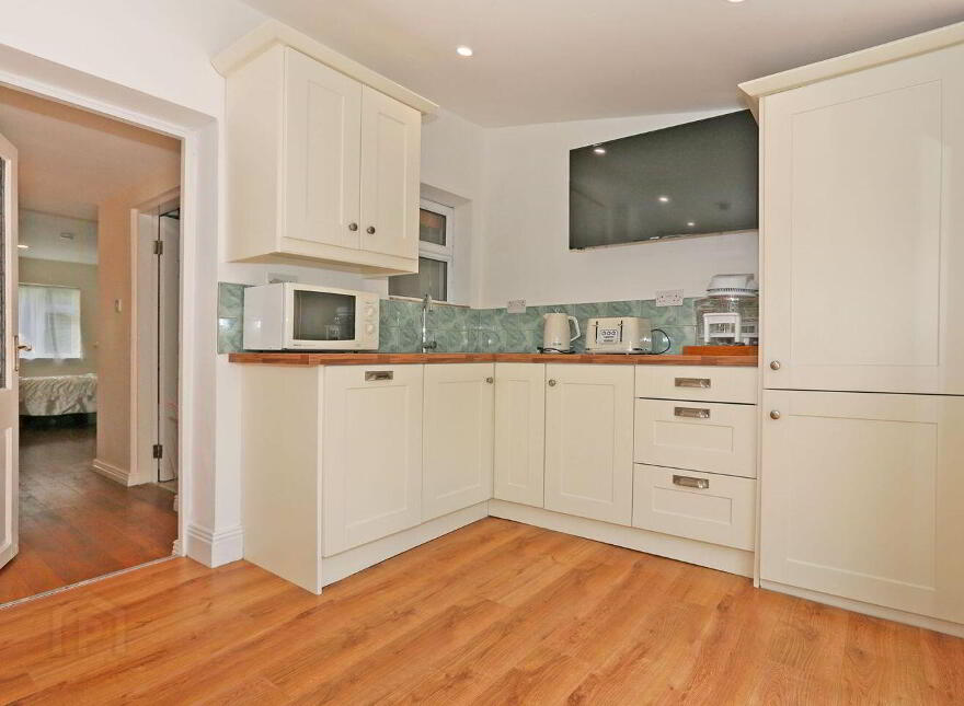 3 Saint James Court, Ennis Road, North Circular Road, V940H28