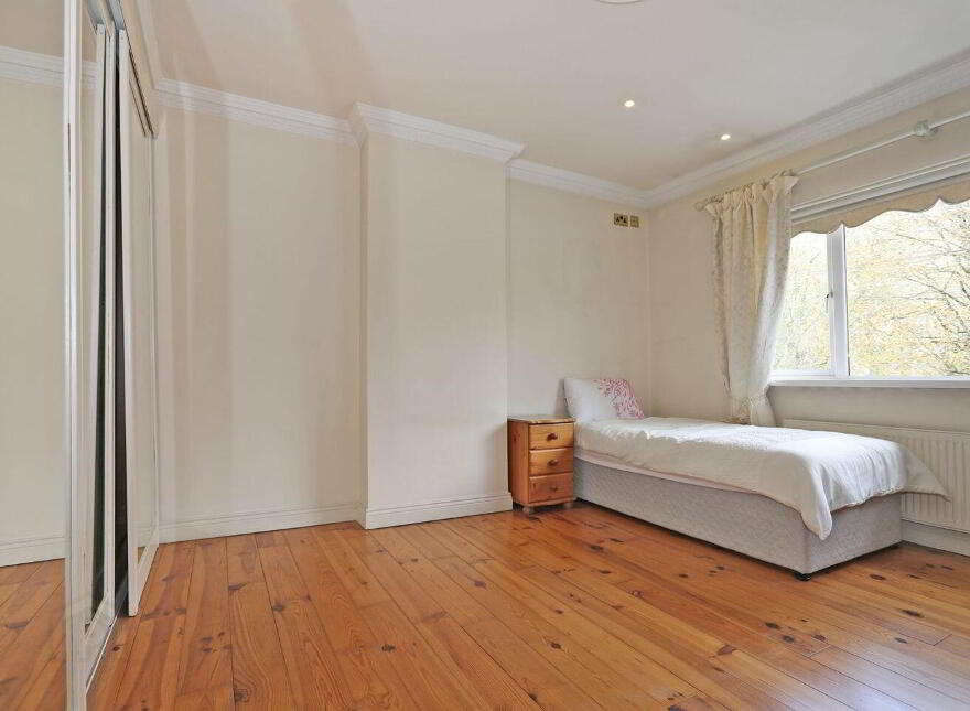 3 Saint James Court, Ennis Road, North Circular Road, V940H28