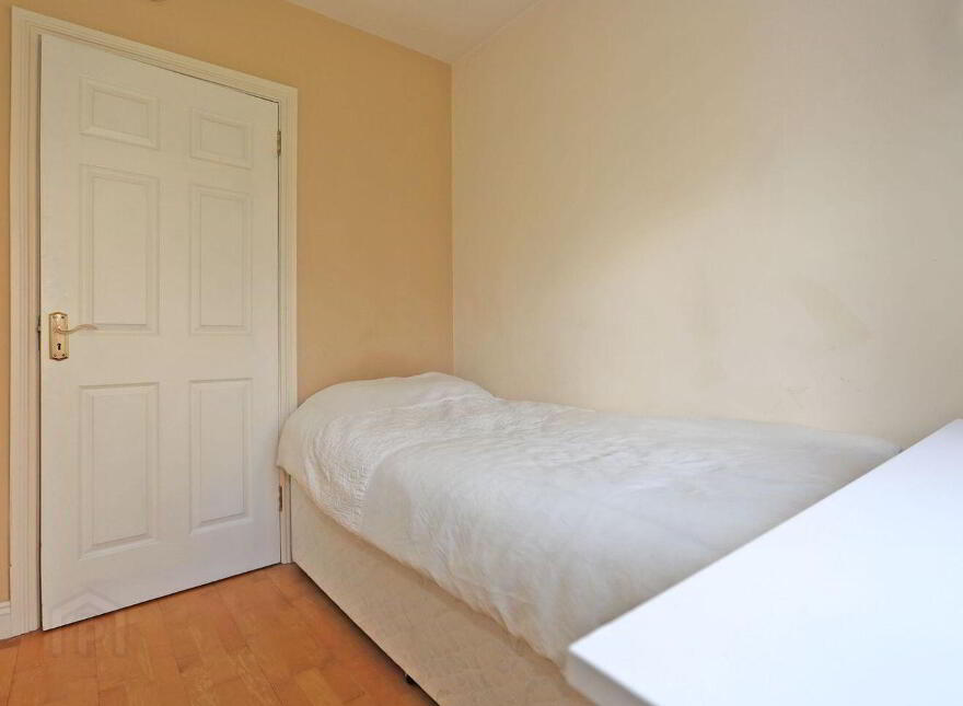 3 Saint James Court, Ennis Road, North Circular Road, V940H28