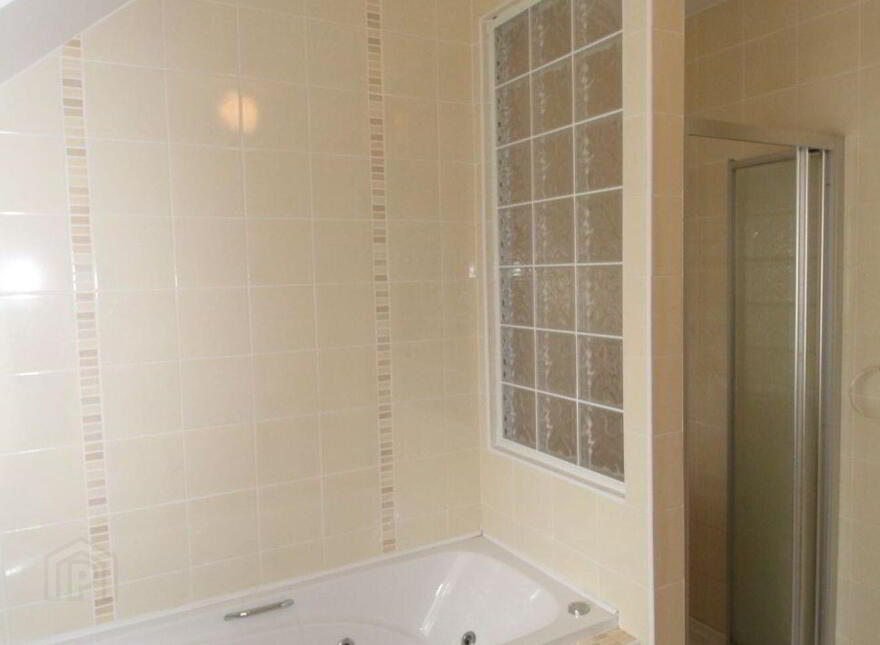 2 Glasheen Park, Drumlish, N39KT78