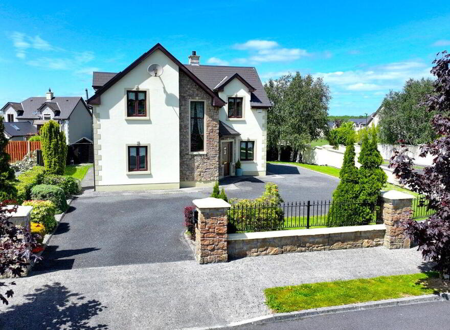2 Glasheen Park, Drumlish, N39KT78