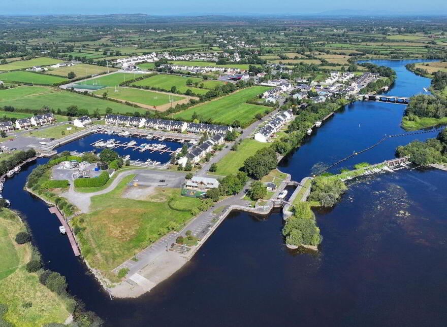 12 The Waterfront, Tarmonbarry, N39F688