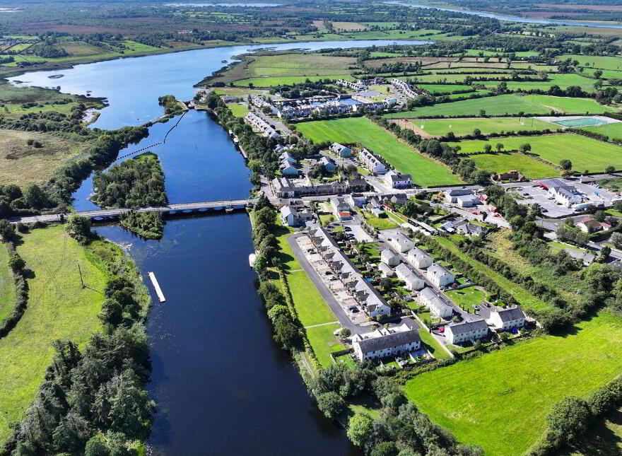 12 The Waterfront, Tarmonbarry, N39F688
